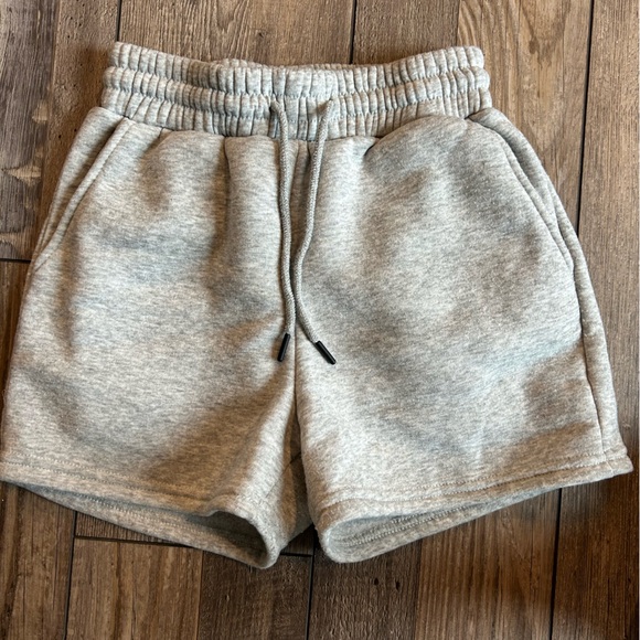 Women’s Olive Avenue gray athletic shorts size xs - Picture 1 of 5